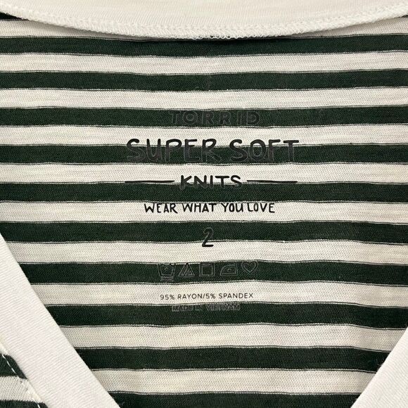Torrid Green and White Striped Tank Top - Size 2X - Picture 3 of 4